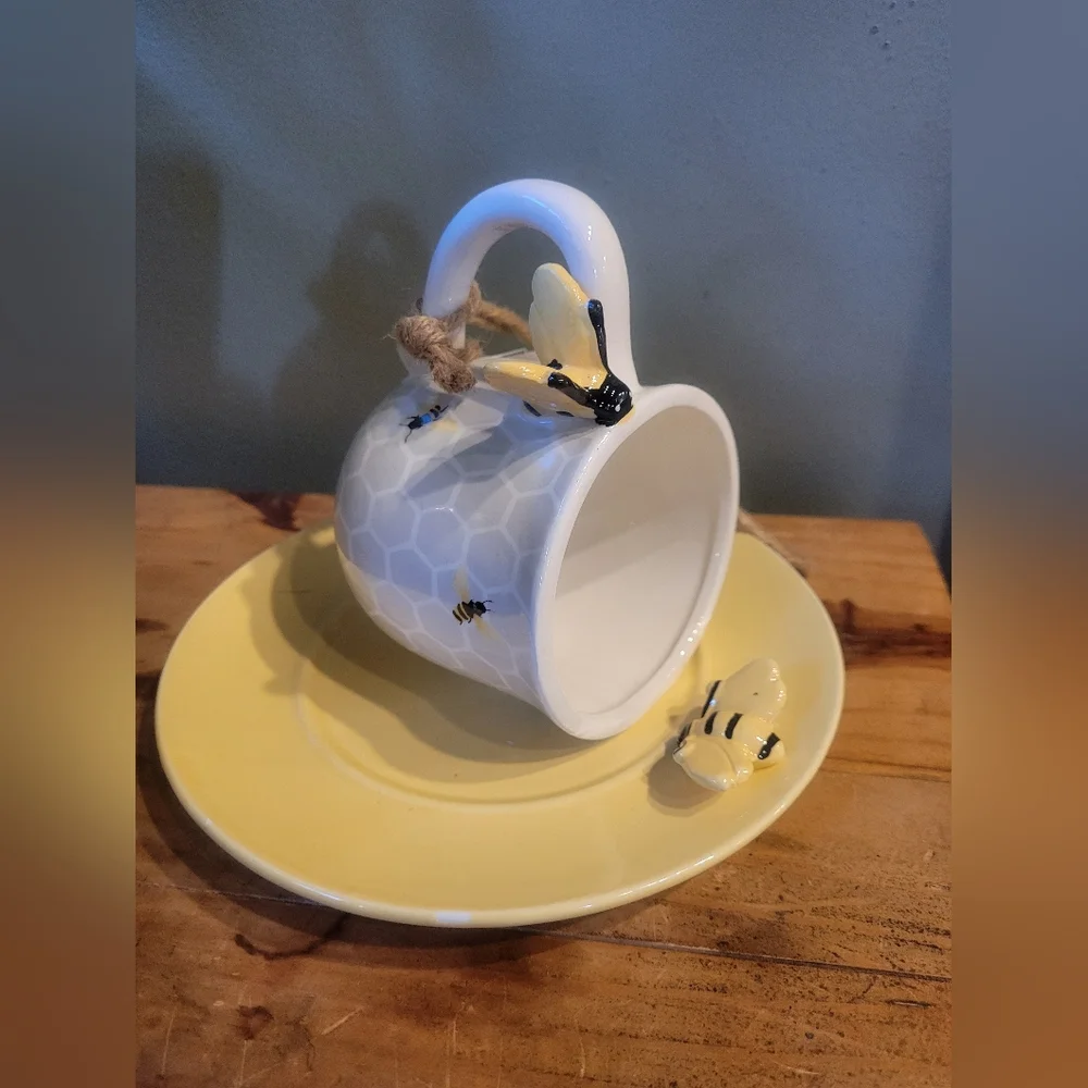 Honeybee Mug and Saucer Bird Feeder - White and Yellow - Picture 2 of 4